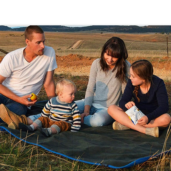 Foldable Outdoor Blanket