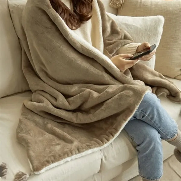 Two-Tone Sherpa Fleece Blanket with Soft Reversible Design