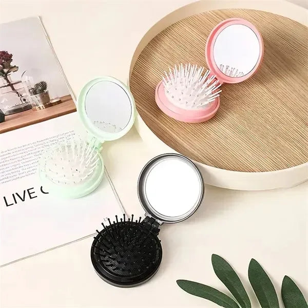 This folding comb is designed for convenient scalp massage a