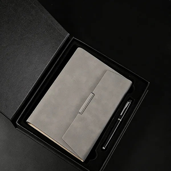 Three-Fold Loose-Leaf Notebook And Pen Set
