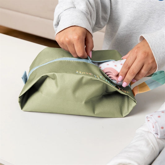 TUCK GUSSET POUCH MEDIUM - 4CP POLY