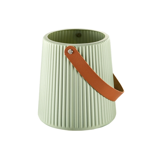 Gridded ice bucket