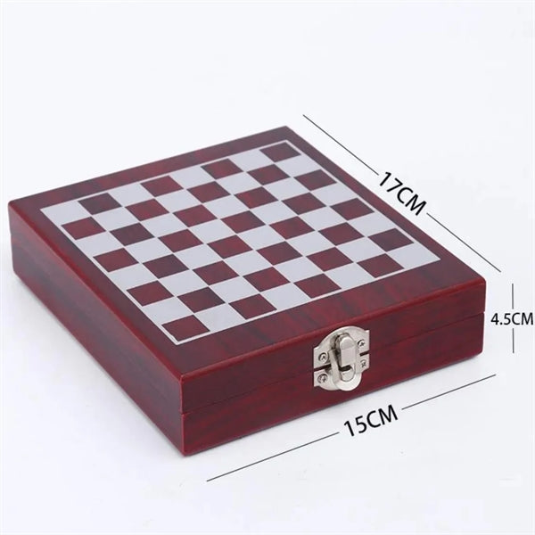 4 Piece Wine Tool Kit & Chess Set