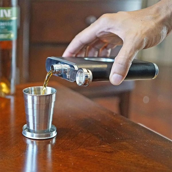 8oz Portable Hip Flask with Built In  Collapsible Shot Glass