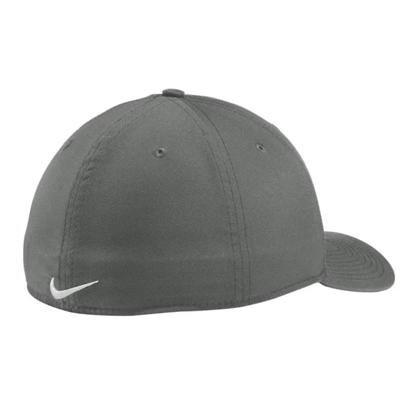 Nike Dri-FIT Classic 99 Cap.