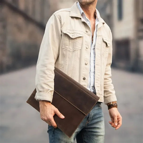 15 / 16 In Genuine Leather Laptop Bag with Magnetic Buckles