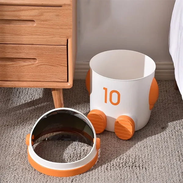 Spaceman Design Plastic Trash Can