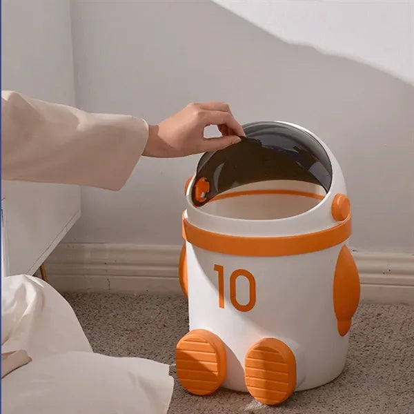 Spaceman Design Plastic Trash Can