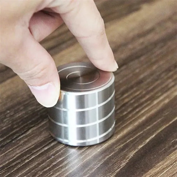 Dynamic Rotating Desktop Toys