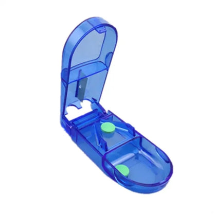Pill Splitter With Retracting Blade Guard
