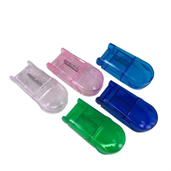 Pill Splitter With Retracting Blade Guard