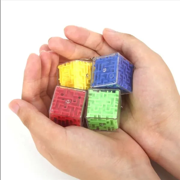 3D Educational Portable Mini Maze Puzzle Cubes Toy Keychain