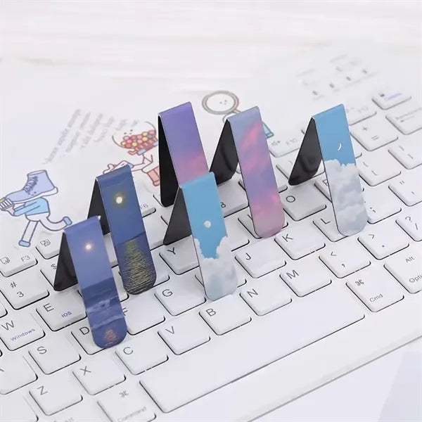 Highly Customizable 4 4/5'' Magnetic Bookmark