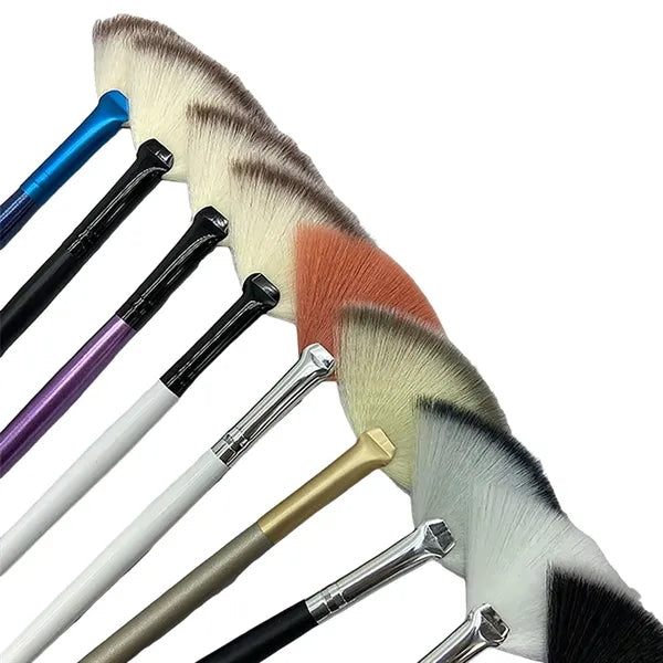 Slim Soft Fan Brush