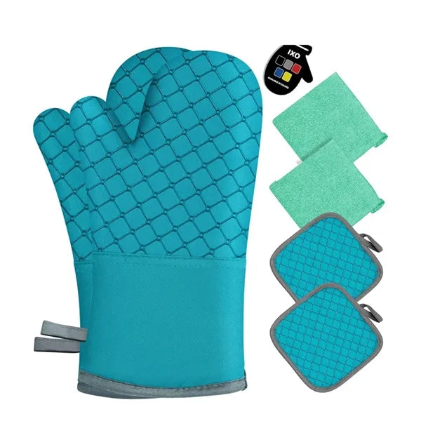 Oven Mittens With Hanging Hole