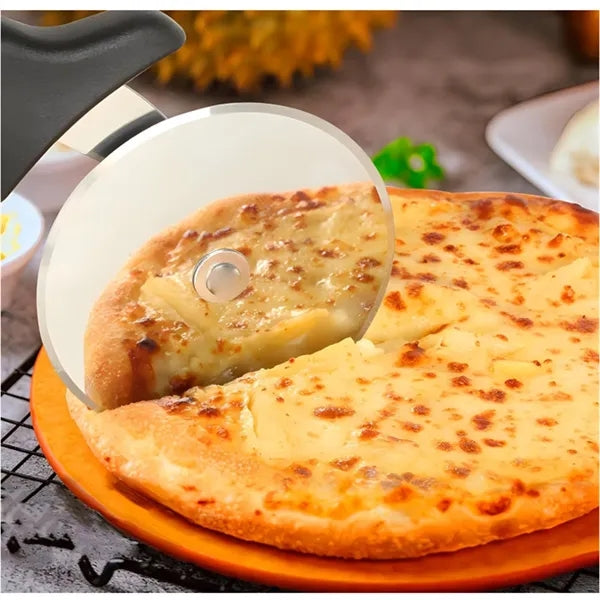 Stainless Steel Pizza Cutter Wheel With Ergonomic Handle