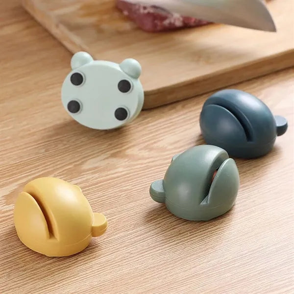 Kitchen creative frog non-slip mini pocket knife sharpener