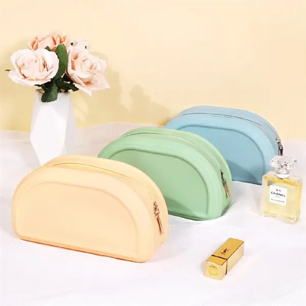 Silicone makeup bag