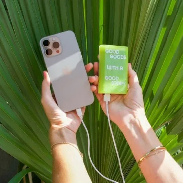 GOMI TRANSLUCENT PORTABLE CHARGER