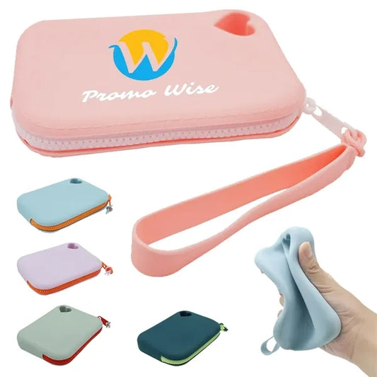 Portable Multi-Functional Compact Silicone Pet Treat Pouch
