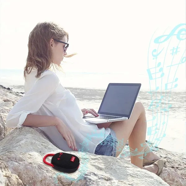 Outdoor portable waterproof bluetooth speaker with carabiner