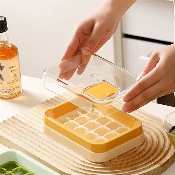 15-Cube BPA-Free Stackable Press-Release Square Ice Tray