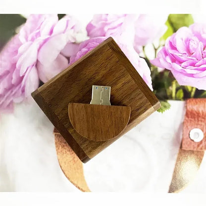 Magnetic Closure Durable Elegant Wooden USB 3.0 Flash Drive