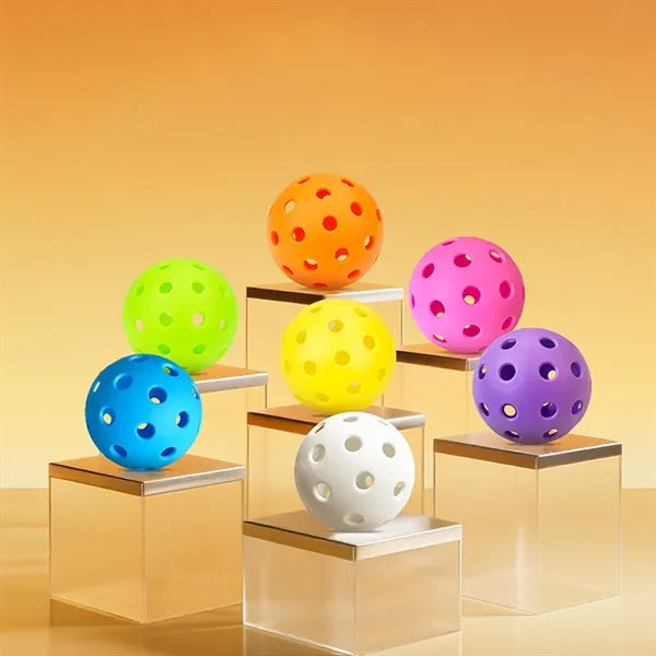 Durable TPE Pickleballs With 26 Or 40 Holes For Outdoor Play