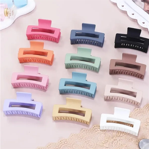 Trendy Large Matte Hair Claw Clip Secure and Stylish Hold