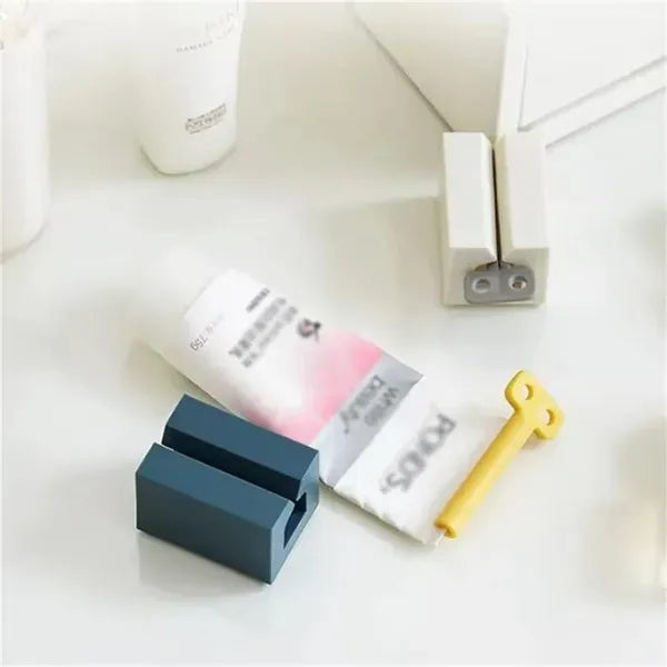 Manual Rotate Toothpaste Squeezer Extruder