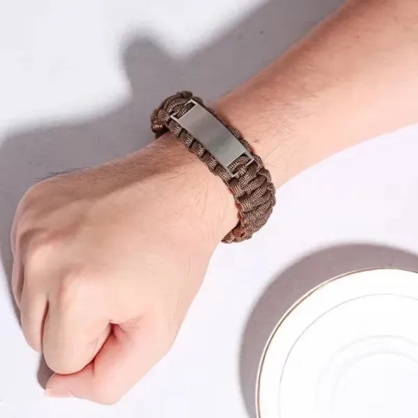 Paracord Bracelet with Metal Plate