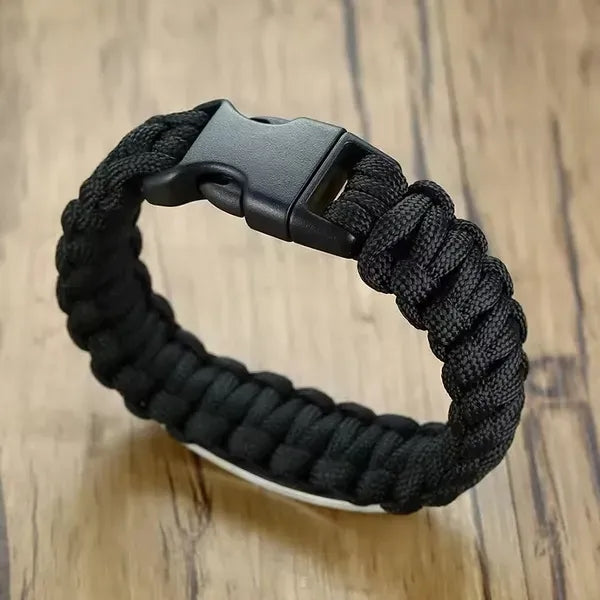 Paracord Bracelet with Metal Plate