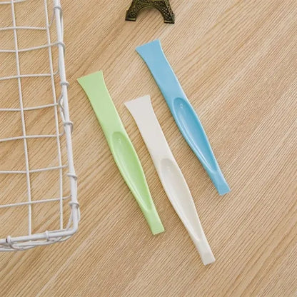 Kitchen Plastic Scraper