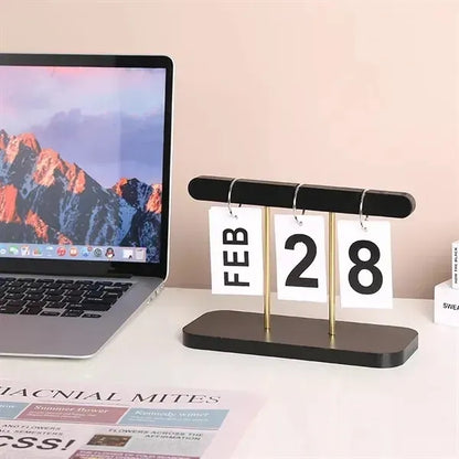 Modern Hanging Card Desk Calendar