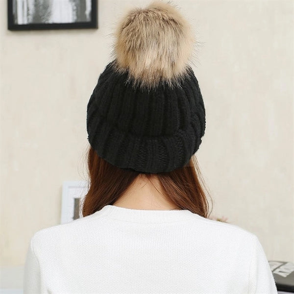 Women Winter Knitted Beanie Hat with Faux Fur